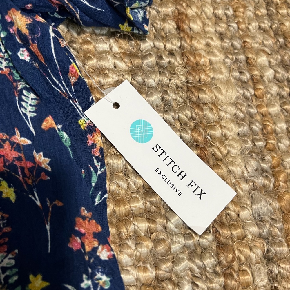 Stitch fix size medium off the shoulder top - Picture 2 of 6